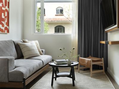Studio Corner Suite