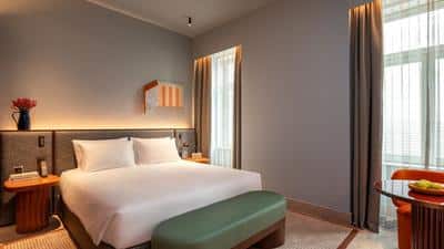 1 King Bed Deluxe