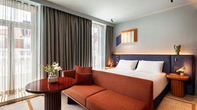 Andaz Arch Suite