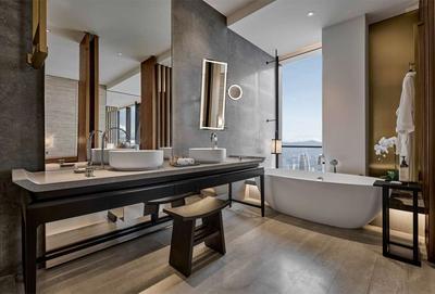 1 King Bed with Tower View