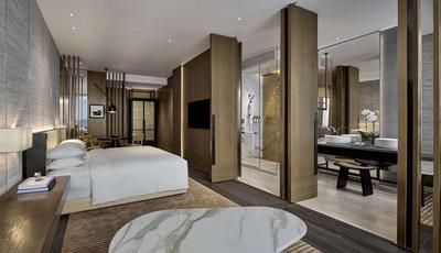 1 King Bed