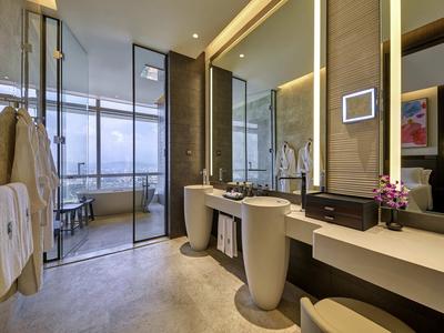 Signature Sky Retreat