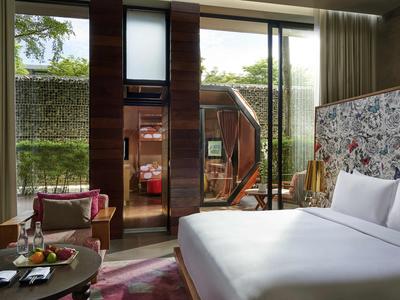 SO FAMILY Kid's House, 1 King or 2 Twin beds with Kid's House