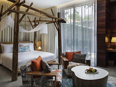 SO FAMILY Kid's House, 1 King or 2 Twin beds with Kid's House