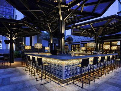 Nizza Pool Lounge