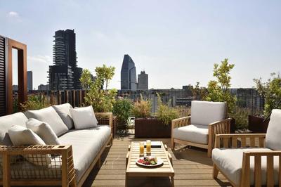 V-Floor Penthouse Garden View