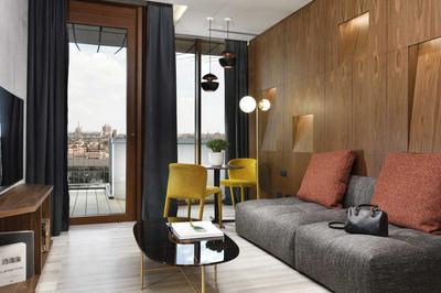 V-Floor Penthouse Garden View