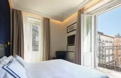 The Corner Suite