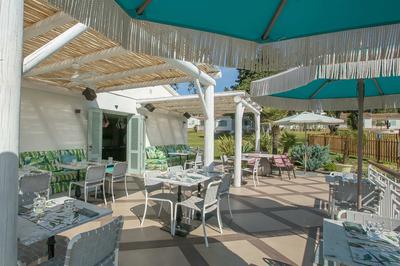 Bernies Pool Bar