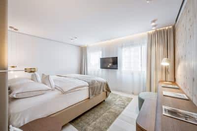 Luxury Suite