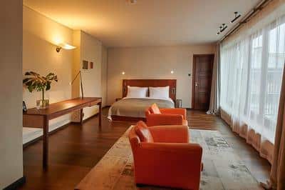 Panoramic Standard Suite