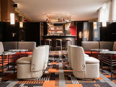 Le 18 Bar