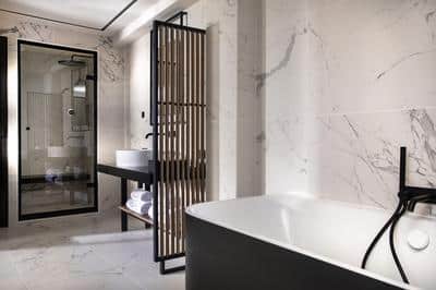 Deluxe Room with Steam Shower and Balneo Tub