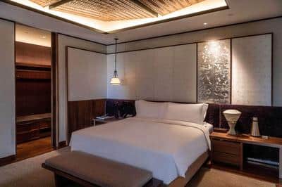 Nuan Cui Mountain View Suite