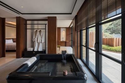 Lan Cui Courtyard View Suite