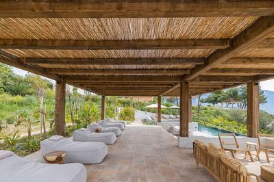 Swimming Pool - Lounge