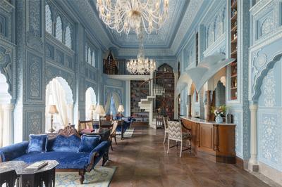 Writers Bar