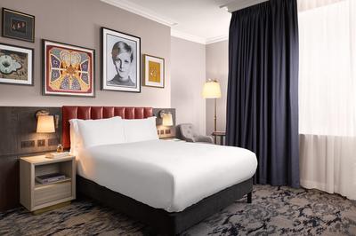 Trafalgar Queen Room