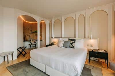 Executive Royal Room
