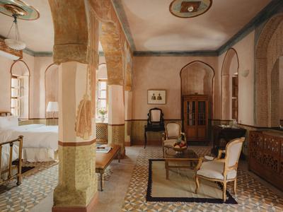 Deluxe Suite