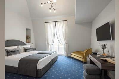 Signature Room
