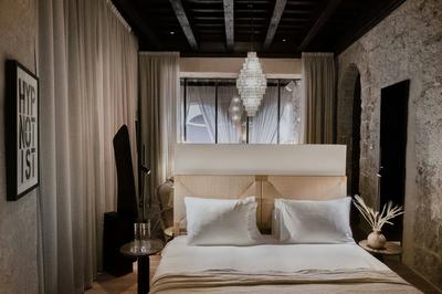Courtyard Suite