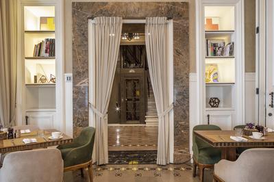 Lobby Bar & Restaurant