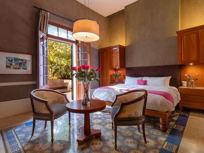 Rosas Suite