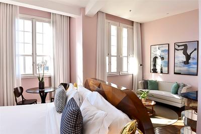 Corner Suite
