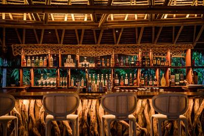 Jules Verne Bar