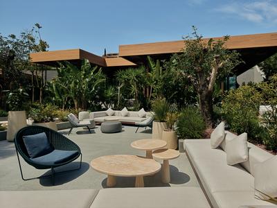 Lunar Lounge