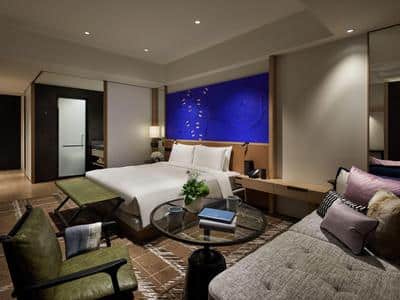 1 King Bed Deluxe