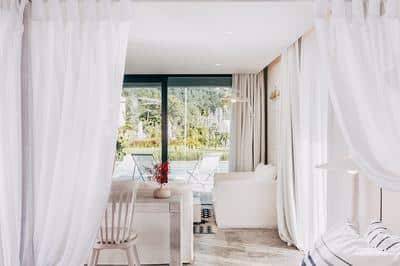 Junior Suite Pool Access