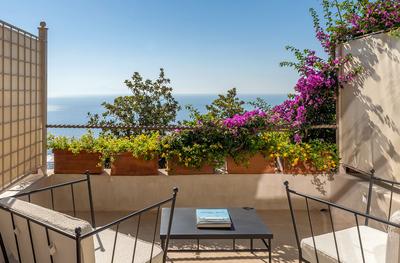 Deluxe Terrace
