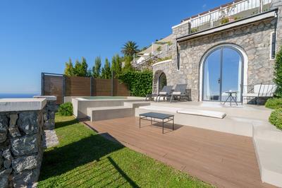 Signature Suite Pool