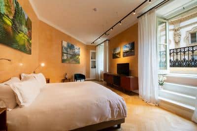 Deluxe Gallery with Balcony