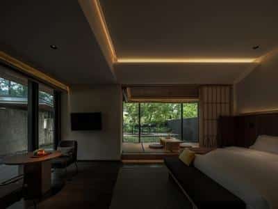 Courtyard Suite