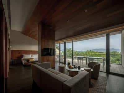 Deluxe View Suite A