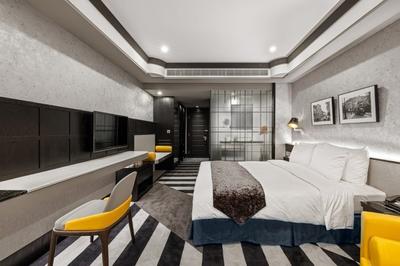 Boutique Room