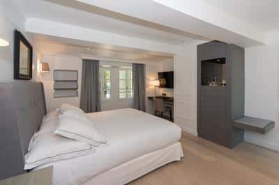 Courtyard View Room