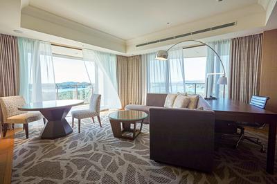 Corner Suite