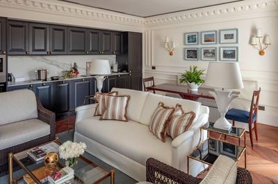 Three Bedroom Apartment with Terrace