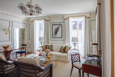 Duomo One Bedroom Apartment with Balcony