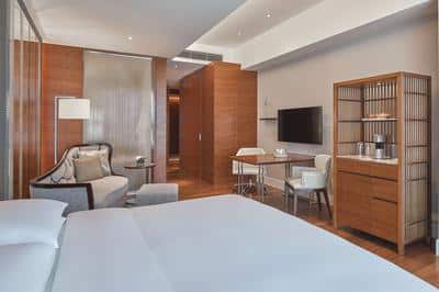 1 King Bed Deluxe