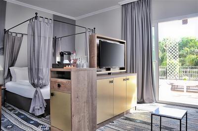 1 King Bed Pool View Deluxe