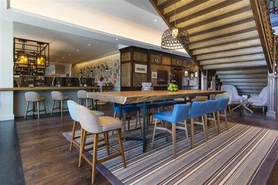 Lobby Bar