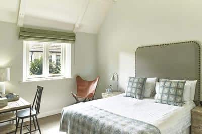 Medium Room