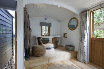 Hideaway Hut