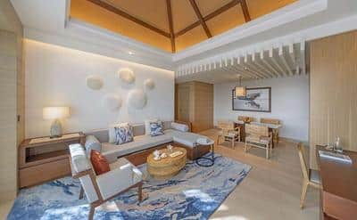 Deluxe Garden Terrace Suite