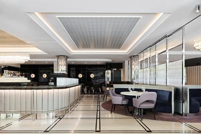 Showroom Bar